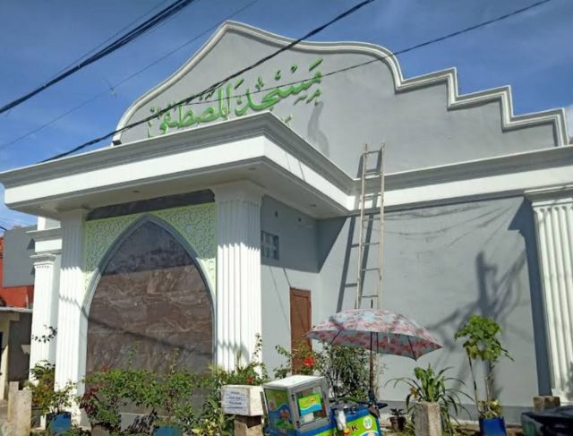 Masjid Al Mustofa: Tempat Ibadah yang Menyatu dengan Budaya Cilacap
